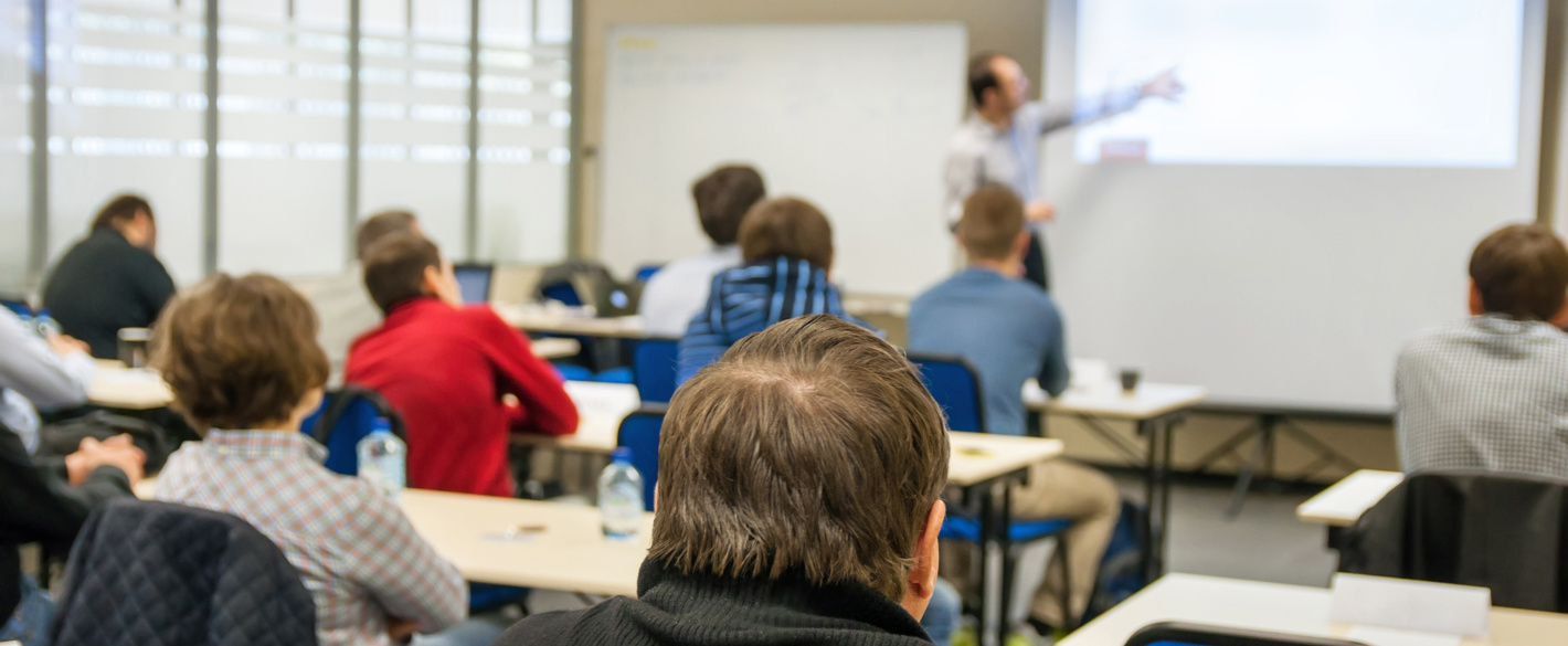 Är du vår nya kursledare inom kemi- och laboratorieverksamhet?